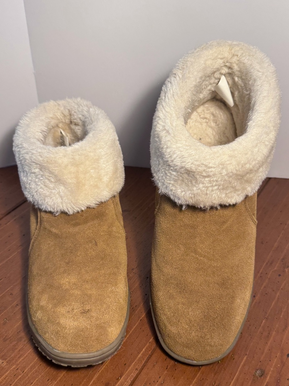 MINNETONKA Jade Shearling Sheepskin Ankle Pull On Boots Women's Size 8 Tan Suede